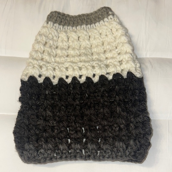 Handmade pets crochet sweater - Picture 1 of 6